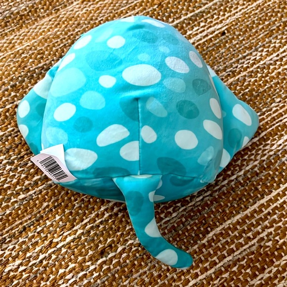 Maggie the stingray size 8” - Picture 3 of 3